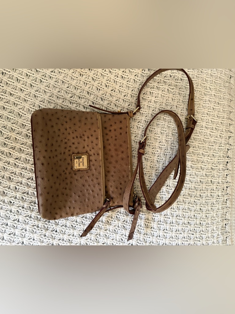 Dooney & Bourke Mauve Ostrich-Embossed Crossbody with Gold-Tone Hardware - Picture 4 of 6